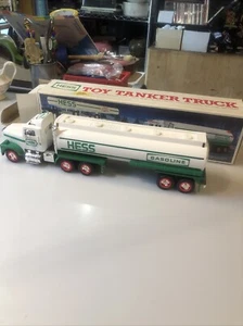 Vintage 1990 Hess Toy Tanker Truck with Lights & Sounds Brand NIB Hess Trucks - Picture 1 of 4