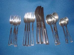 APERTO TOWLE SUPREME CUTLERY STAINLESS 3 SET 19 PCS MODERN FLATWARE JAPAN MCM - Picture 1 of 4