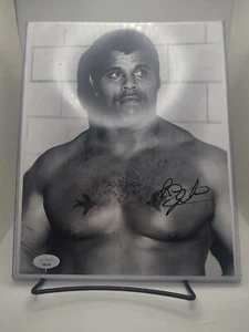 Rocky Johnson handsigniertes 8x10 Foto JSA COA mit Protektor - Bild 1 von 2