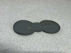 01-05 VOLKSWAGEN PASSAT CENTER CONSOLE RUBBER MAT CUP HOLDER INSERT GRAY OEM - Picture 1 of 3