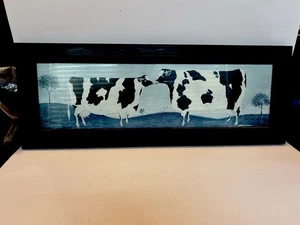 Impresión artística enmarcada en madera vintage de Warren Kimble besando vacas/arte popular estadounidense - Imagen 1 de 5