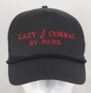 De colección Lazy J Corral RV Park SnapBack Trucker Hat - Panel Negro Cuerda Ball Cap  - Imagen 1 de 11
