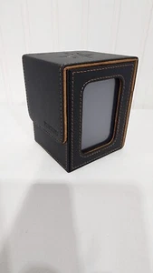 Venssu MTG Deck Box Commander Display, Kartendeck Box passt 100 Double (schwarz&braun) - Bild 1 von 4