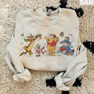 Retro Winnie the Pooh Christmas Unisex Sweatshirt Size S - 5XL - Picture 1 of 3