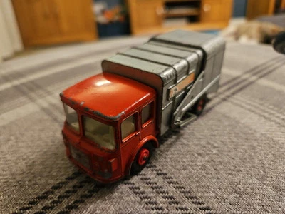 MATCHBOX KINGSIZE K7 - S&D REFUSE TRUCK - No Box  - Image 1 of 4