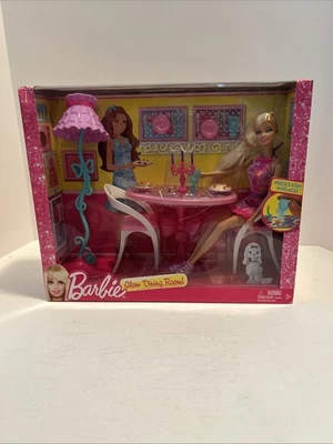 2012 BARBIE GLAM DINING ROOM TABLE & BARBIE DOLL PLAYSET #X7942 *NEW* - Image 1 of 2