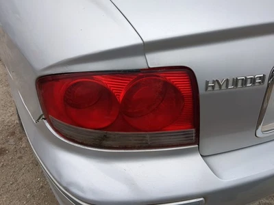 2002-2005 Hyundai Sonata Driver Left Side Tail Light Taillight Oem NT97C - Image 1 of 3