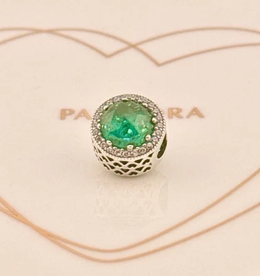 New 100% Genuine Authentic Pandora Royal Green Radiant Hearts Charm 791725NSG - Image 1 of 4