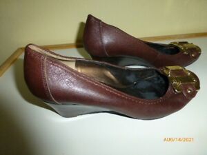  Nine West 2"  Wedge Brown  Women's Shoes SIZE 5 M