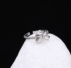 Silver Gift Bow Knot Adjustable Band Ring - Picture 1 of 3