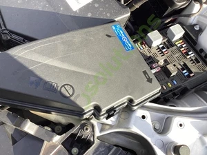 VOLVO S90 MK2 2016-2022 Fuse Box In Engine Bay - Picture 1 of 6