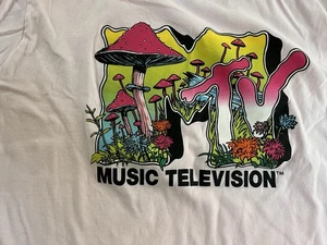 MTV Music Television Pilz Grafik T-Shirt - pink - Large - Bild 1 von 3