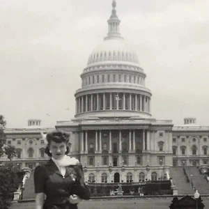 Capital Building Washington DC Tourist Photograph Original Snapshot 30s or 40s - Picture 1 of 4