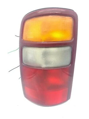 Conjunto de luz trasera izquierda para Chevy Tahoe 2004-2006 OEM 166-2129 Foto 1 de 4