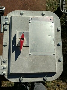 Cooper CROUSE-HINDS EIBB3030 EXPLOSION PROOF Dust Proof Breaker Assembly - Picture 1 of 6
