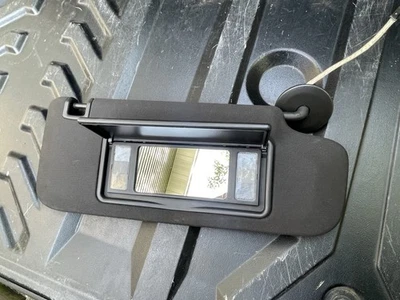 13-18 CADILLAC ATS OEM BLACK RIGHT PASSENGER SIDE SUN VISOR SUNVISOR RH - Image 1 of 4