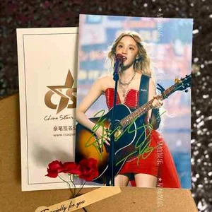 Gidle YUQI Autogramm Fotos Treue Geschenke Freund senden 6 Zoll Gidle宋雨琦亲笔签名照 - Bild 1 von 8