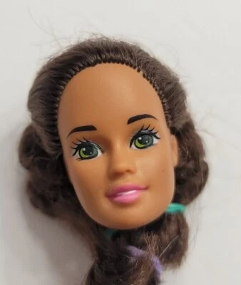 ТОЛЬКО ГОЛОВА БАРБИ ТЕРЕЗА 1990-е ИСПАНОЯЗЫЧНЫЕ ЖЕЛТОВАТО-КОРИЧНЕВЫЕ РОЗОВЫЕ ГУБЫ ДЛЯ ЗАМЕНЫ УНИКАЛЬНАЯ КУКЛА - Изображение 1 из 4