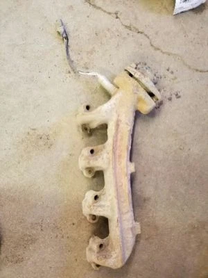 COLECTOR ESCAPE IZQUIERDO CONDUCTOR SE ADAPTA 86-91 CROWN VICTORIA E6SE9431AA Foto 1 de 3