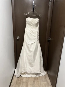 Size 8 Wedding Dress Bridal Gown Ivory L201 Sleeveless Strapless - Picture 1 of 6
