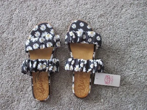 Sugar flache Damensandalen Damen-Slipper, Gänseblümchenmuster, Größe 6M, neu mit Etikett - Bild 1 von 4