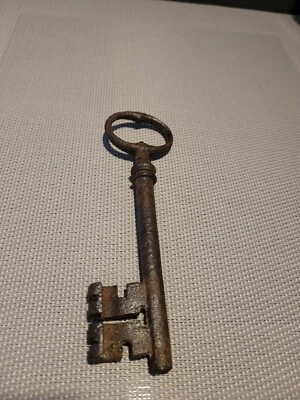 CLE ANCIENNE DE  PORTAIL FER FORGE XIII-XVIII ème Siècle - Photo 1/4