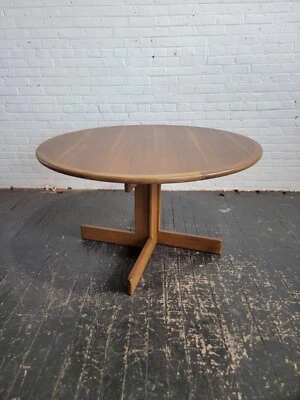 中世纪现代餐桌风格 Sergio Rodriquez 哥伦比亚制造 — 第 1/4 张图片