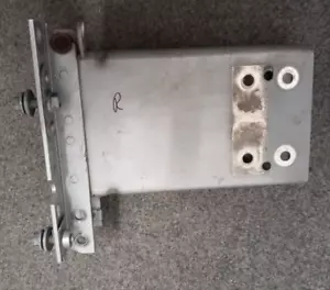 Perno de extensión de pierna de chasis delantero JAGUAR XK XKR XK150 en el lado derecho. - Imagen 1 de 5