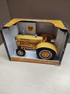 ERTL Case International 660 Industrial Tractor 14217 2002 1:16 scale Yellow - Picture 1 of 12