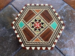 Vintage Mosaic Wood Marquetry Inlaid Wood Box Keepsake 6 Sided - Picture 1 of 12