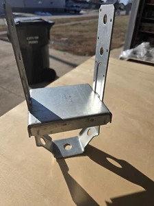 Corbata fuerte Simpson Galv. Base de poste separador 6x6 - Imagen 1 de 6