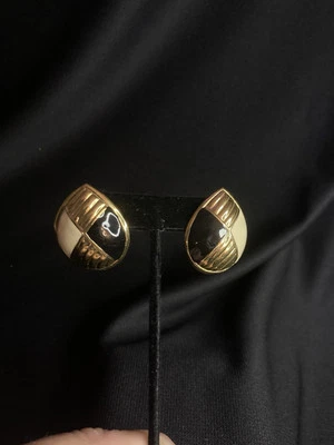 Pendientes grandes vintage Avon esmaltados en blanco y negro declaración años 80 Foto 1 de 4