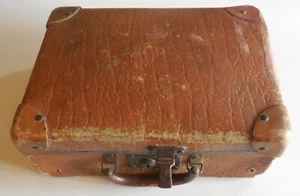 VINTAGE VALIGIA DI CARTONE FROMATO PICCOLO CARTELLA SCUOLA 1940s arredamento - Foto 1 di 10