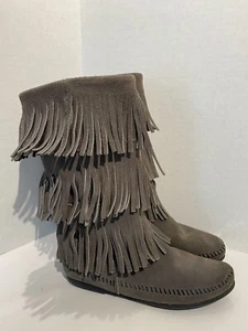 Minnetonka 3 Tier Fringe Moccassin Boots Womens Size 9 Gray - Picture 1 of 6