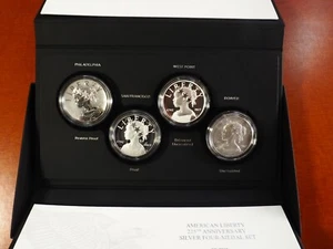 2017 American Liberty 225 Jahre Jubiläum Silber 4 Münzen Medaille Set in OGP P W S D - Bild 1 von 5