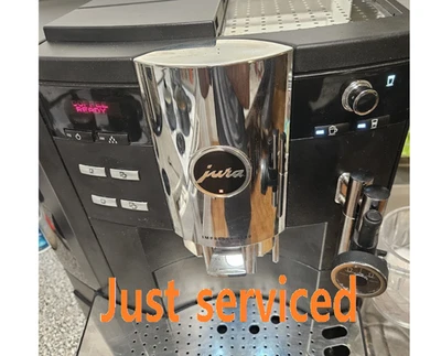 Máquina de café espresso automática semi comercial Jura Impressa XS90 One Touch Foto 1 de 4