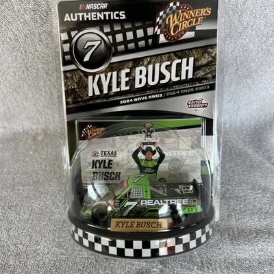 Camión Nascar Authentics Winner's Circle 1:64 2024 RW03 Kyle Busch #7 Texas Foto 1 de 4