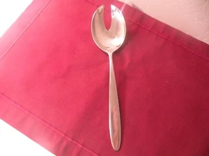 1 WMF Cromargan Present Stainless Salad Serving Fork 2 Tine 9 1/4" - Picture 1 of 5
