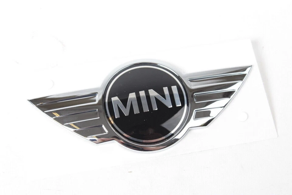 MINI NUOVO ORIGINALE R55 CLUBMAN R56 R57 COFANO EMBLEMA DISTINTIVO CROMATO 2754972 - Immagine 1 di 1