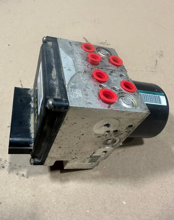 Dodge Ram 3500 4500 2015 ABS conjunto de bomba de freno antibloqueo OEM Foto 1 de 2