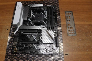 ASUS PRIME X470- PRO AMD MOTHERBOARD AM4 - Photo 1/7