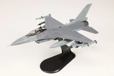 Hobby Master 1/72 F-16V Fighting Falcon Airplane #1001 Slovak Air Force - Image 1 of 2