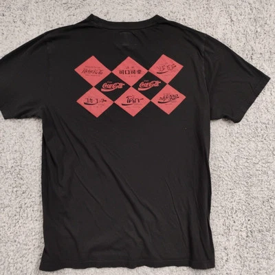 Camiseta negra mediana vintage de Coca-Cola para hombre de chaqueta roja gráfica delantera y trasera Foto 1 de 4