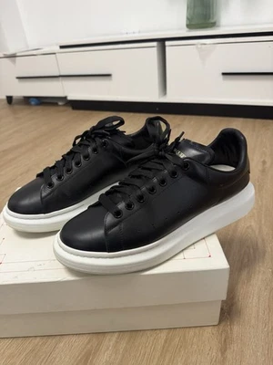 Alexander McQueen  553680WHGP5 Black Size 44 / 11 - Image 1 of 4