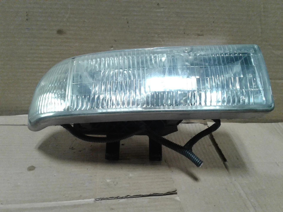 Conjunto de faros derechos usados se adapta a: Chevrolet S10/s15/Sonoma Chevrolet Right 2001 Foto 1 de 4