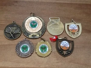 7 X VARIE MEDAGLIE TENNIS - FREEPOST UK - Foto 1 di 7