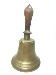 Campana Vintage Ottone Scuola Insegnante/Chiesa/Fattoria/Manico in Legno Campana 10x5,5 - Foto 1 di 12