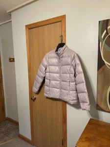 Chaqueta de Plumón Eddie Bauer "Down 650" Nueva con Etiquetas Lila Sólida Grande Cremallera Completa Embalable - Imagen 1 de 6
