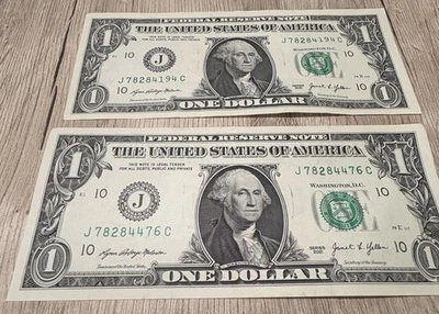 ¡ERROR DE TINTA! 2 billetes de banco de Estados Unidos de $1 números de serie en secuencia cerrada. ¡Tú calificas! Lote 2  Foto 1 de 4