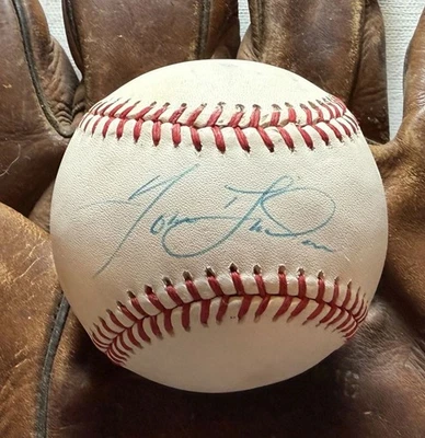 Bola de beisebol oficial autografada assinada por Tom Gordon da Liga Americana (OAL) - Imagem 1 de 2